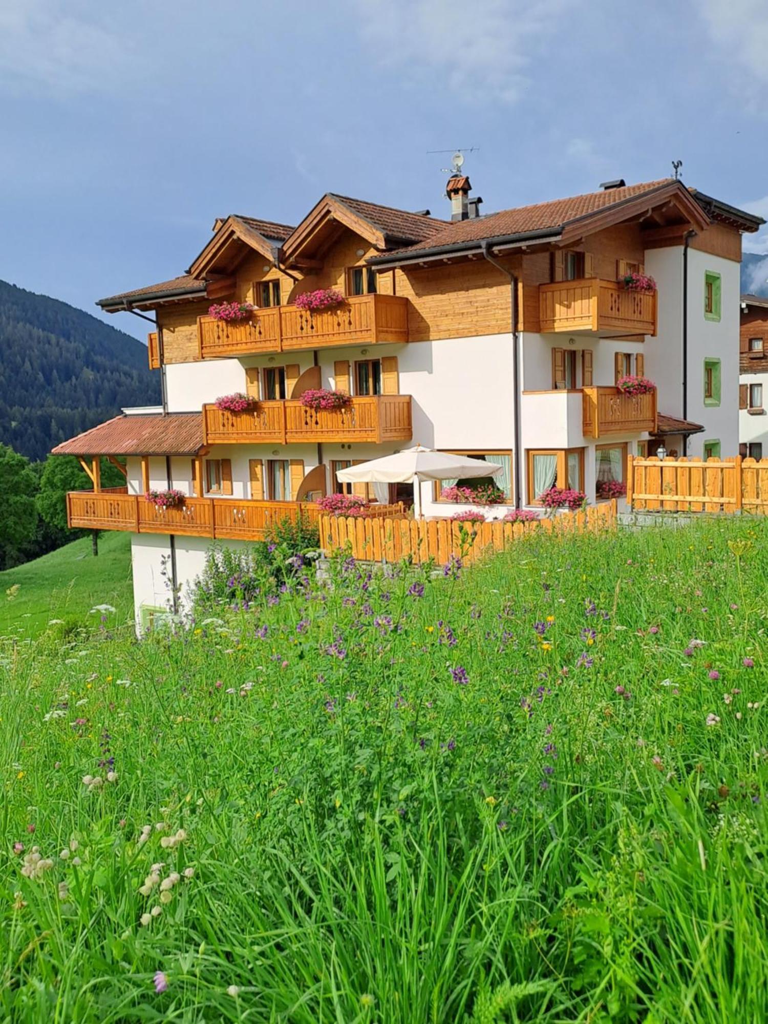 Hotel Garni La Soldanella Madonna Eksteriør billede